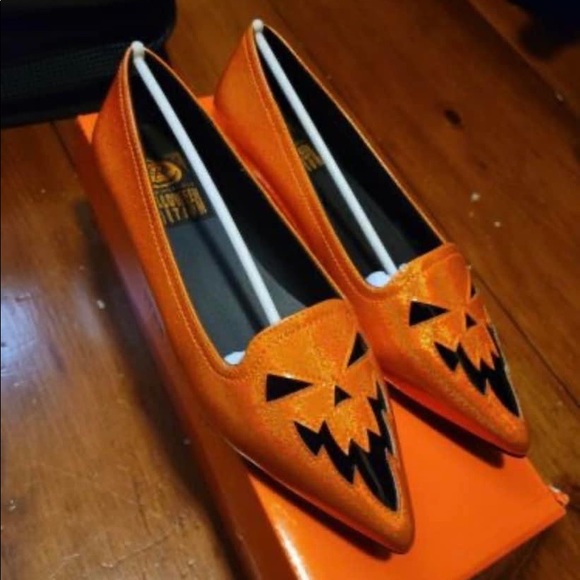strange cvlt Shoes - Strange cvlt pumpkin dagger flats size 8 Halloween pointed flats